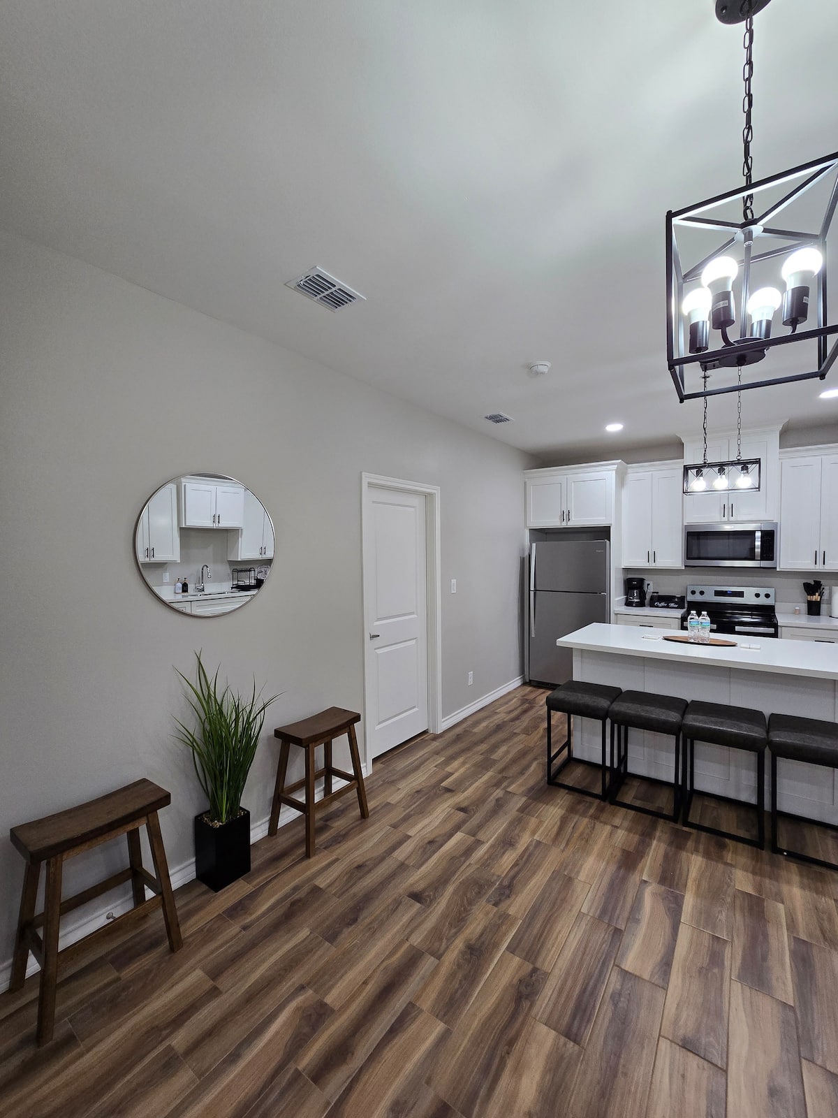 Full kitchen · Photo 14 of 40