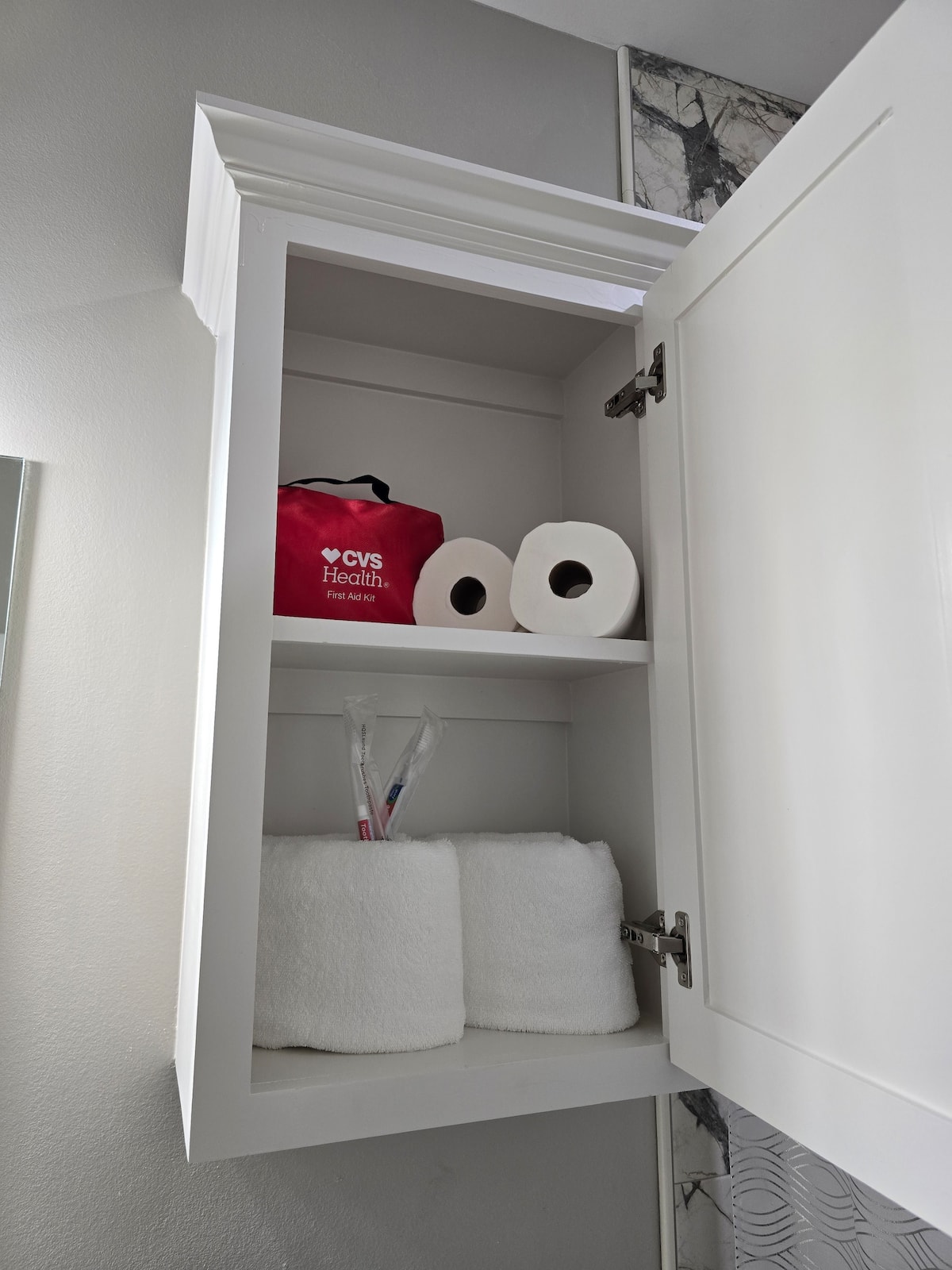 Full bathroom 1 · Photo 30 of 40