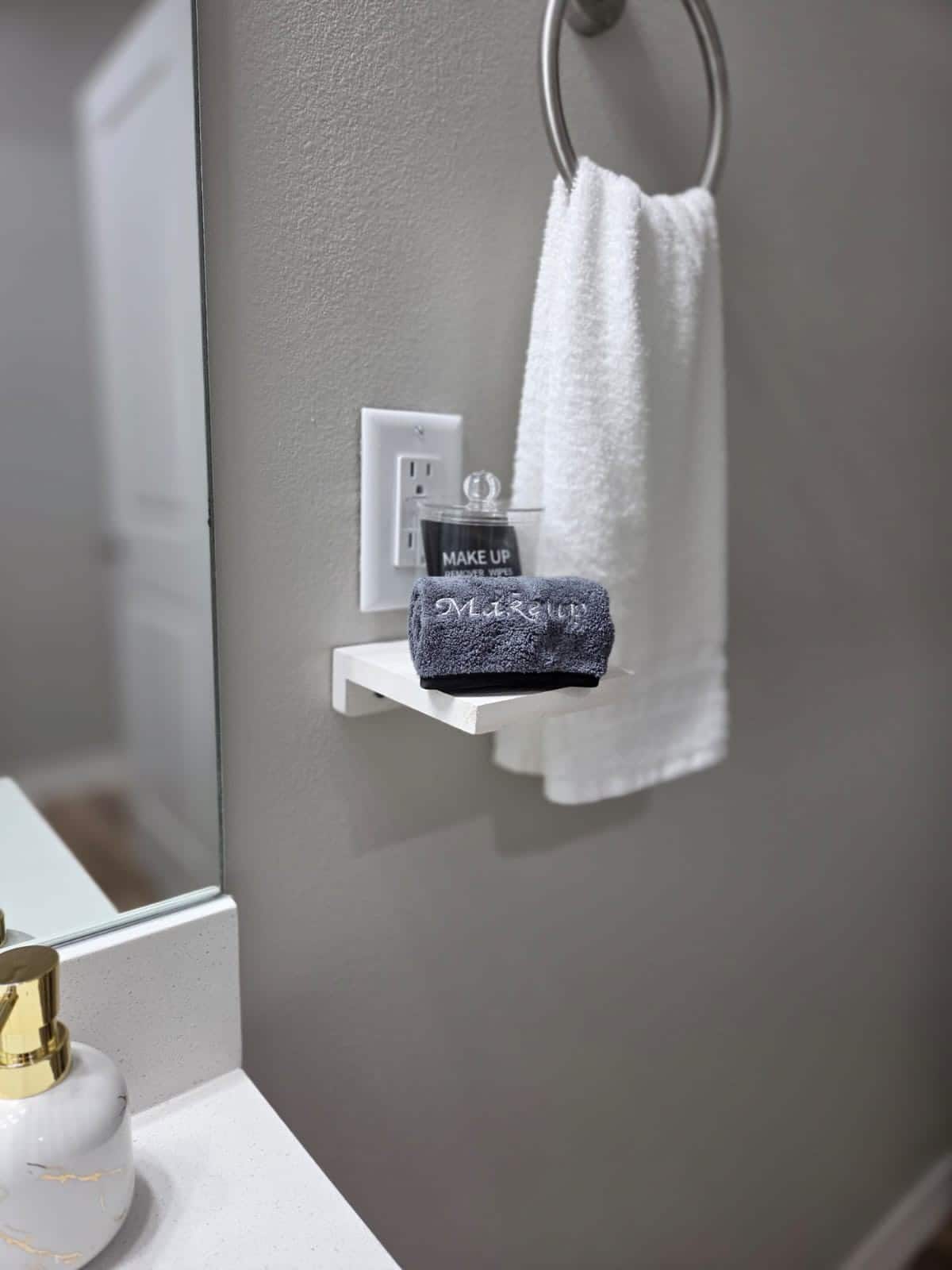 Full bathroom 2 · Photo 35 of 40
