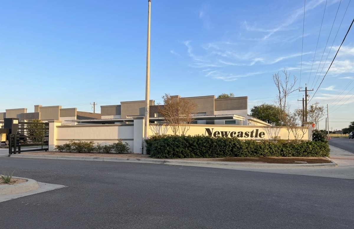 Exterior · Photo 13 of 14
