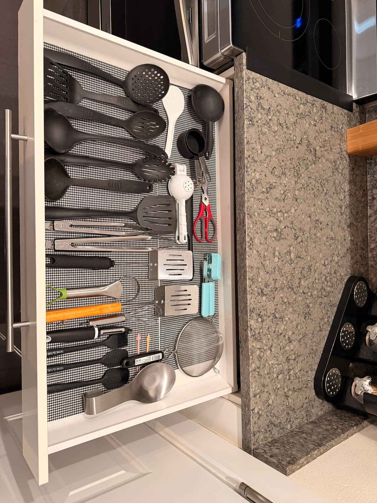 Full kitchen · Photo 5 of 17
