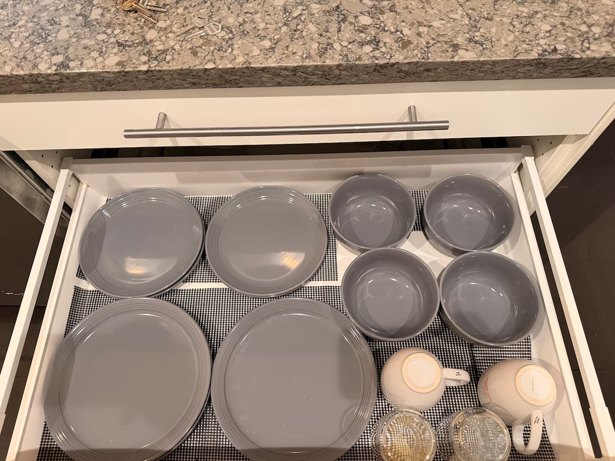 Full kitchen · Photo 6 of 17