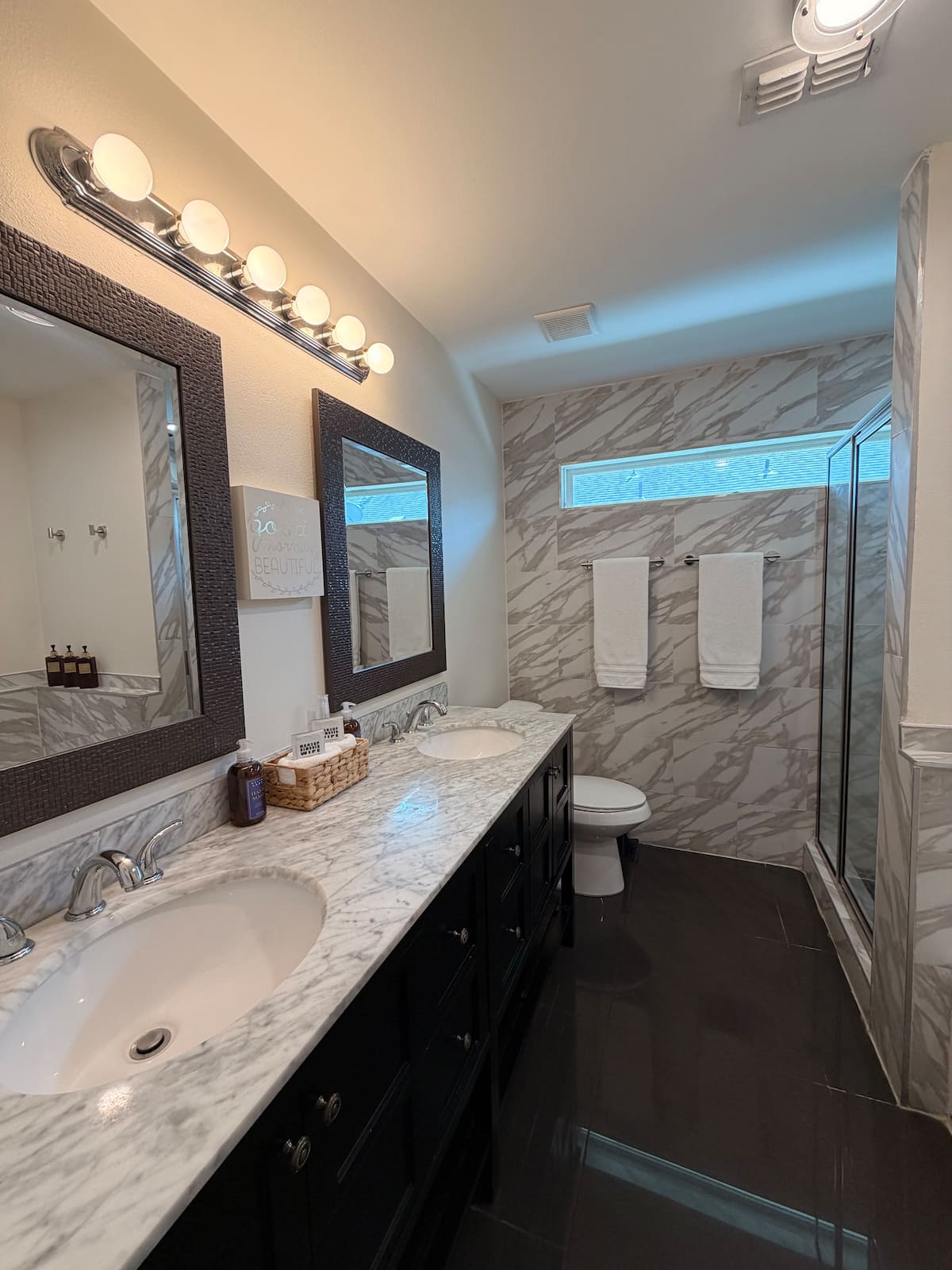 Full bathroom · Photo 17 of 17
