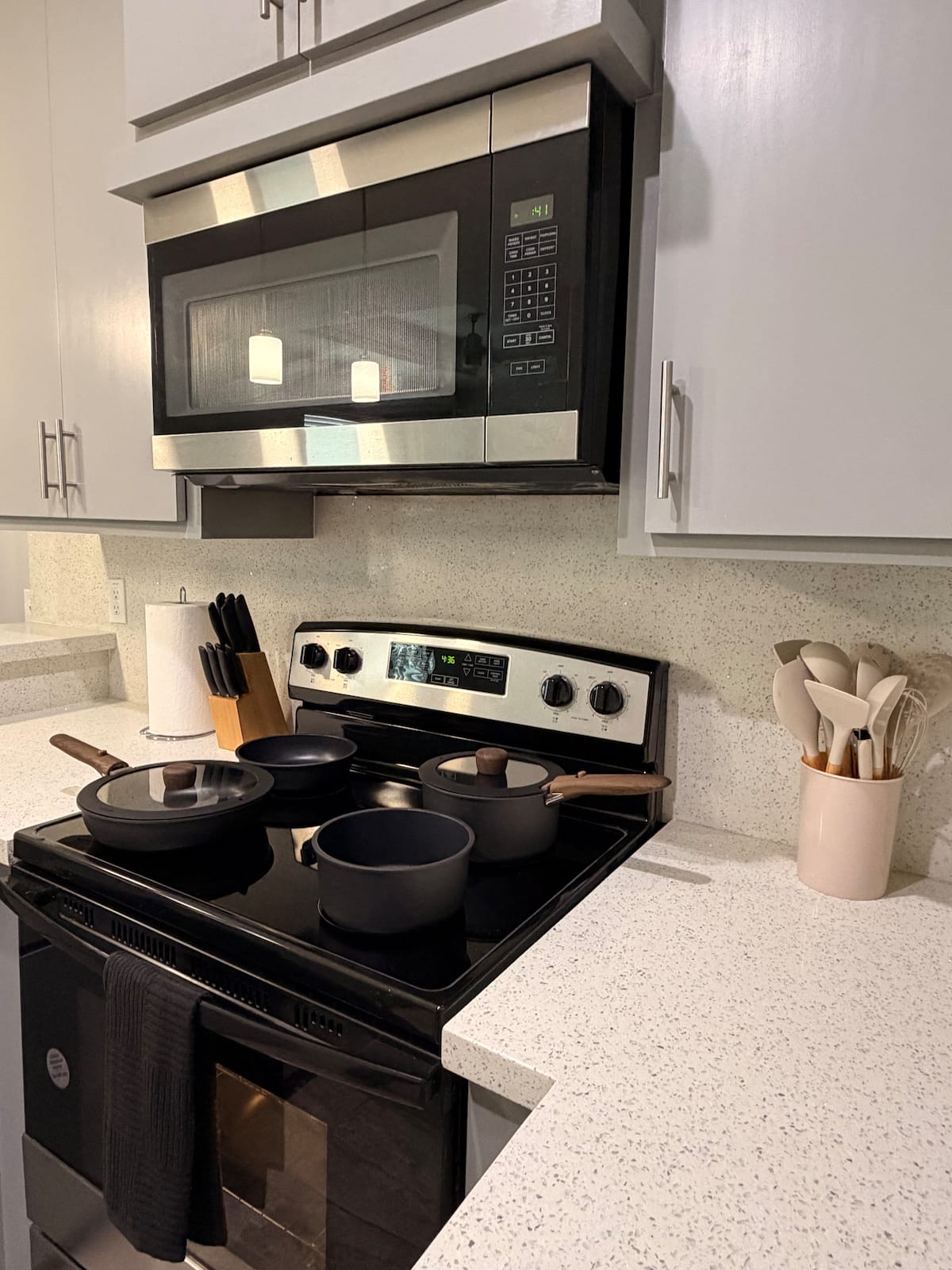 Full kitchen · Photo 3 of 13