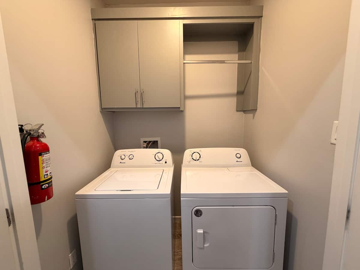 Laundry area · Photo 12 of 13
